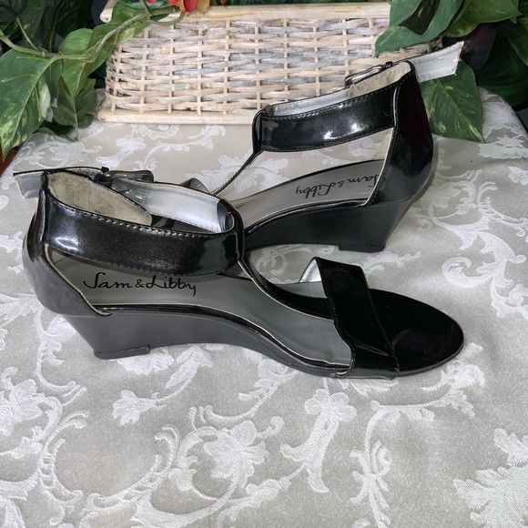 Sam & Libby Black Patent Faux Leather Open Toe 2.5” Wedge Sandals 8.5 - Picture 6 of 9